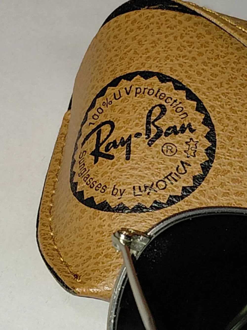 Ray-Ban Round Metal Sunglasses - Silver Frame & Case